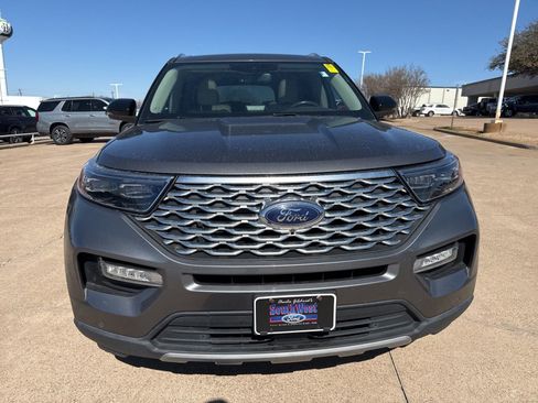 Used 2022 Ford Explorer Platinum w/ Equipment Group 601A image 2