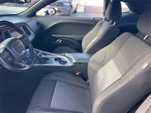 Used 2021 Dodge Challenger SXT image 9