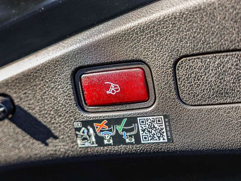 Used 2025 Mercedes-Benz CLE 53 AMG 4MATIC Cabriolet image 40