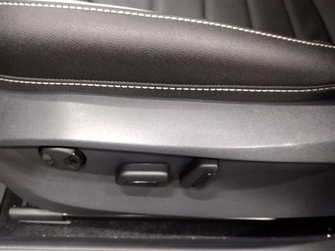 New 2025 Volkswagen Taos SEL image 18