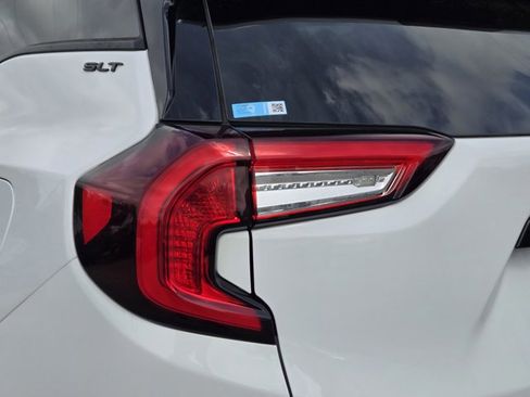 Used 2023 GMC Terrain SLT w/ Tech Package AWD/4WD image 9