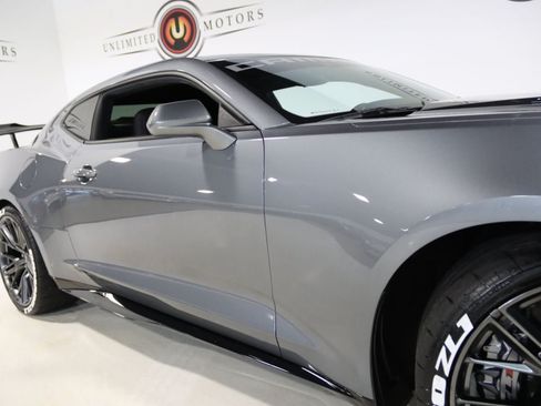 Used 2022 Chevrolet Camaro ZL1 RWD image 74