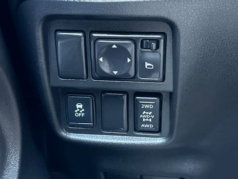 Used 2015 Nissan Juke SV w/ Technology Package image 34