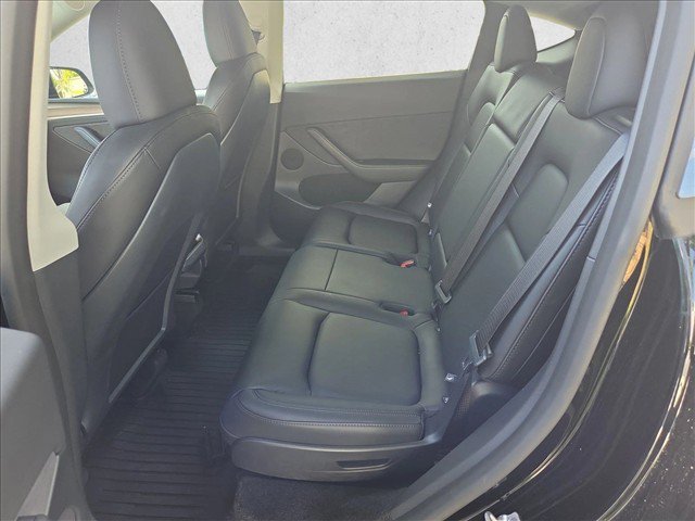 Used 2025 Tesla Model Y Long Range AWD/4WD image 16