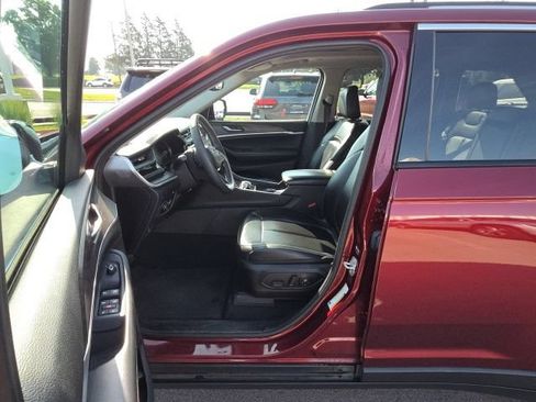 Used 2023 Jeep Grand Cherokee 4WD 4xe image 13
