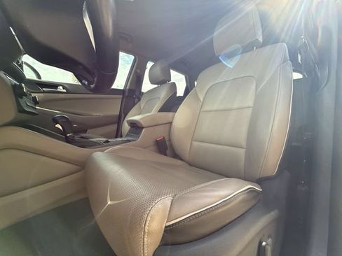 Used 2021 Hyundai Tucson Limited FWD image 11