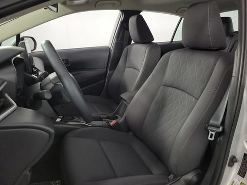 Used 2025 Toyota Corolla LE FWD image 13