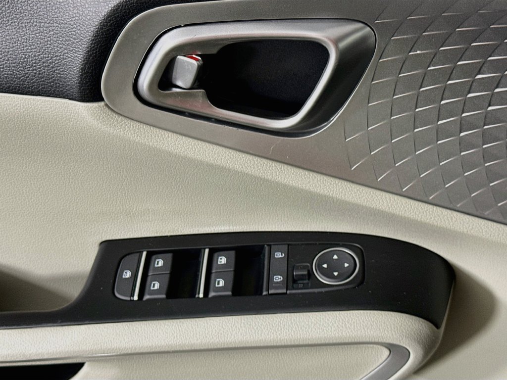 Used 2023 Kia Soul LX FWD image 22