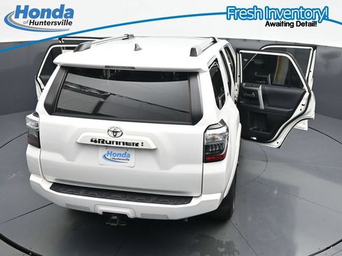 Used 2023 Toyota 4Runner SR5 Premium w/ Moonroof Package RWD image 40