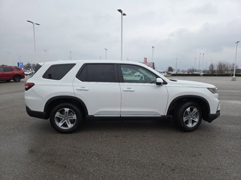 Used 2025 Honda Pilot EX-L image 18