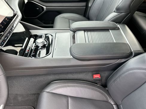New 2026 Jeep Grand Wagoneer L Limited AWD/4WD image 20