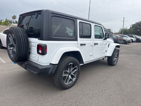 Used 2024 Jeep Wrangler Unlimited AWD/4WD image 3