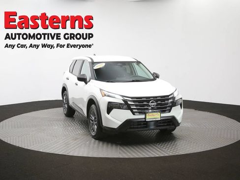 Used 2024 Nissan Rogue S AWD/4WD image 51