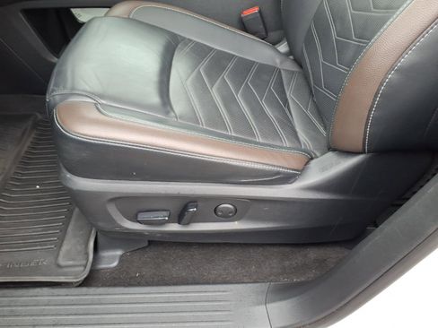 Used 2023 Nissan Pathfinder Platinum w/ Lighting Package (N93) AWD/4WD image 18