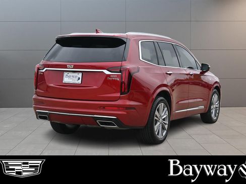 Used 2024 Cadillac XT6 Premium Luxury w/ LPO, Floor Liner Package FWD image 5
