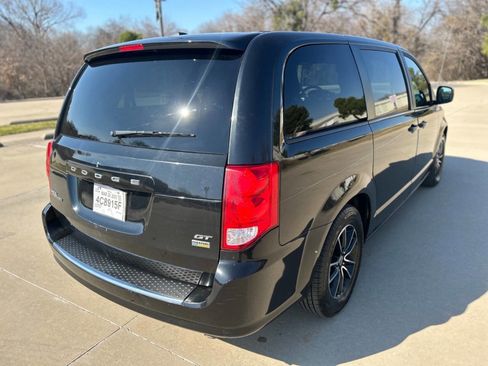 Used 2019 Dodge Grand Caravan GT image 6