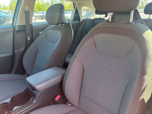 Used 2025 Kia K4 LXS FWD image 35