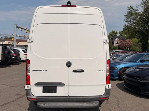 Used 2023 Mercedes-Benz Sprinter 2500 image 4