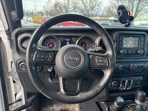 Used 2019 Jeep Wrangler Sport image 12