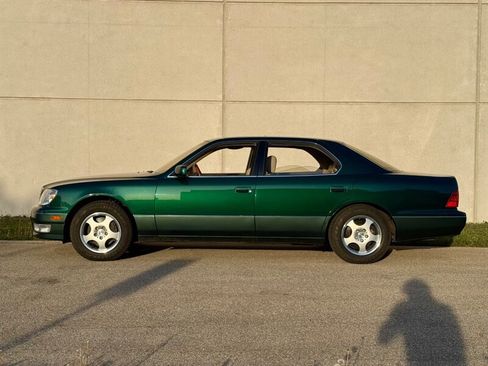 Used 2000 Lexus LS 400 RWD image 6