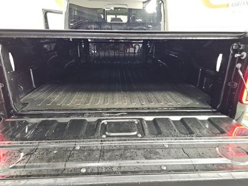 Certified 2023 Jeep Gladiator Overland image 25