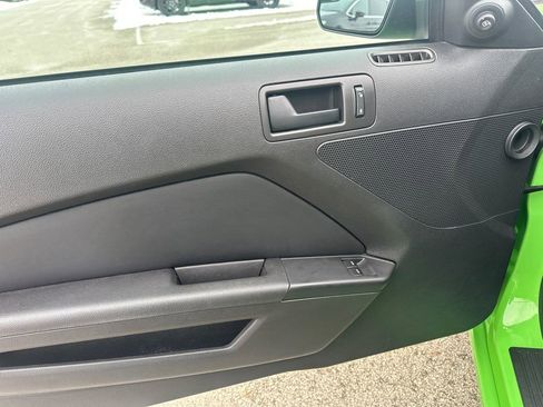 Used 2013 Ford Mustang Coupe image 22