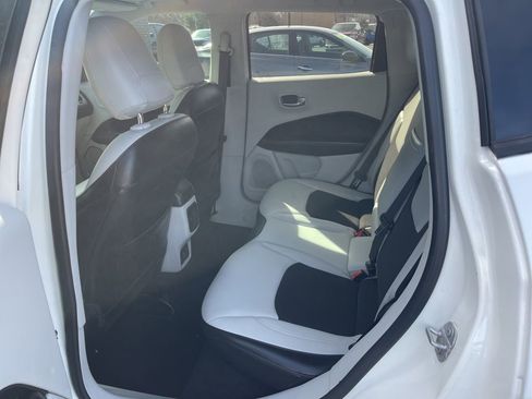 Used 2018 Jeep Compass Latitude image 14