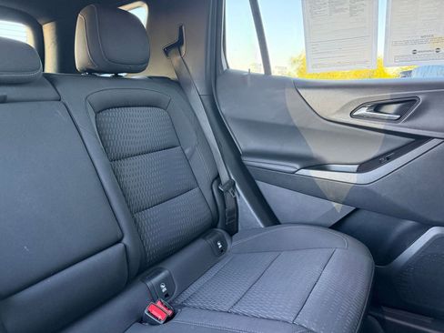 Used 2025 Chevrolet Equinox LT image 37