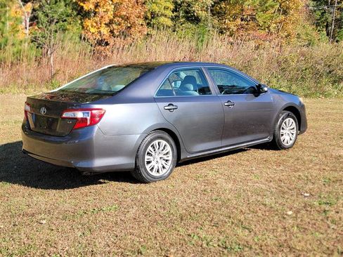 Used 2012 Toyota Camry LE image 3