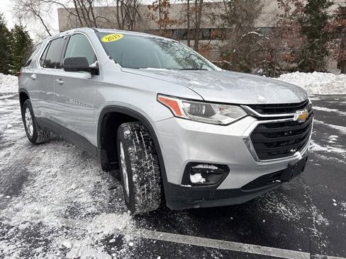 Used 2019 Chevrolet Traverse LS image 2