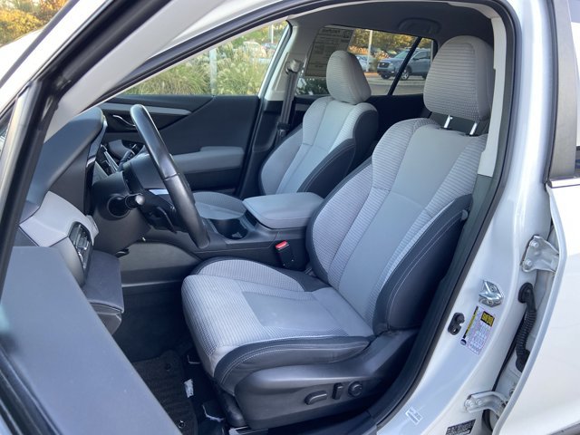 Used 2024 Subaru Outback Premium AWD/4WD image 18