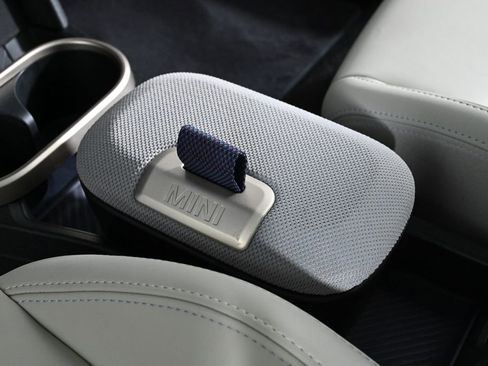 Certified 2025 MINI Cooper 2-Door Hardtop image 21