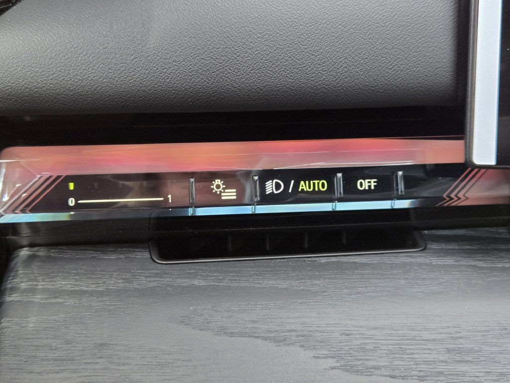 Certified 2026 BMW i5 eDrive40 AWD/4WD image 24