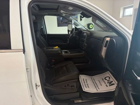 Used 2017 GMC Sierra 2500 Denali w/ Duramax Plus Package AWD/4WD image 21