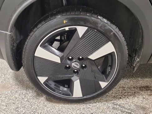 Used 2025 Nissan Kicks SR image 5