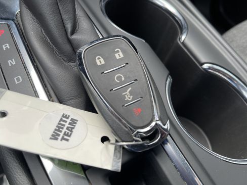 Used 2024 Chevrolet Equinox LT w/ LPO, Floor Liner Package image 41