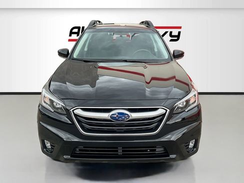 Used 2022 Subaru Outback Premium image 2
