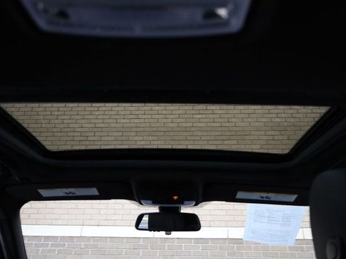 Used 2018 BMW 330e image 30