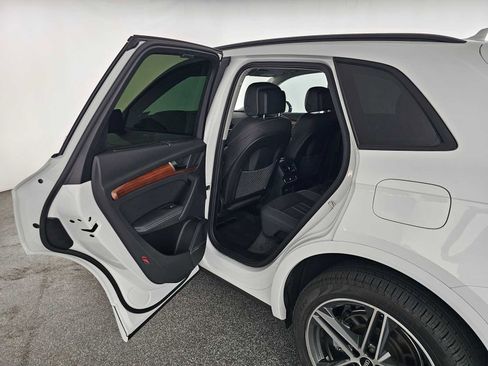 Used 2023 Audi Q5 e Premium Plus w/ Premium Plus Package image 15