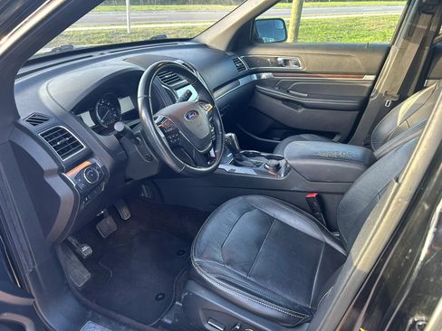 Used 2018 Ford Explorer Limited AWD/4WD image 5