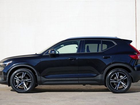Used 2023 Volvo XC40 B5 Core w/ Protection Package Premier AWD/4WD image 8