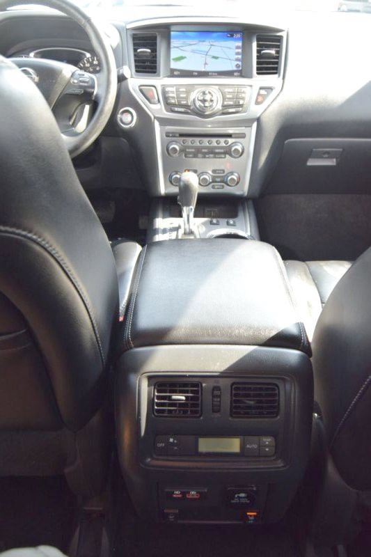 Used 2019 Nissan Pathfinder SL AWD/4WD image 28
