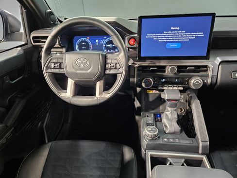 Certified 2025 Toyota 4Runner TRD Off-Road Premium w/ Tow Technology Package AWD/4WD image 9