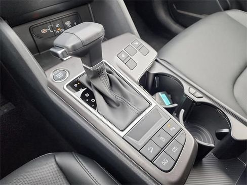 Used 2026 Kia Sportage EX FWD image 22
