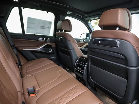 Used 2026 BMW X5 M60i AWD/4WD image 25
