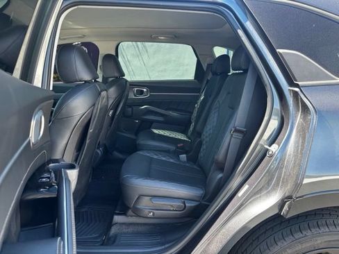 Used 2022 Kia Sorento SX FWD image 9