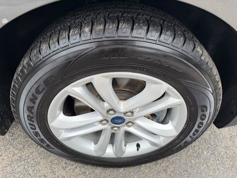 Used 2019 Ford Edge SEL w/ Equipment Group 201A AWD/4WD image 4
