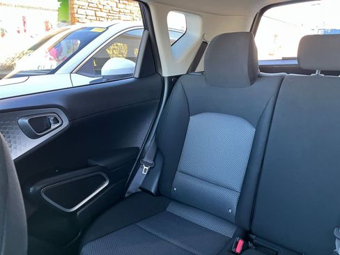 Used 2025 Kia Soul LX w/ LX Technology Package image 37