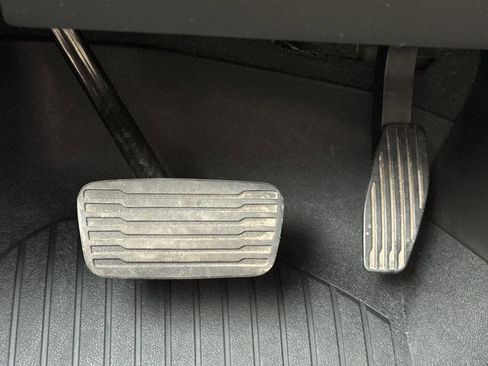 Used 2022 Chevrolet Silverado 1500 RST image 42