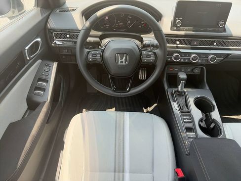 Used 2025 Honda Civic Sport image 10